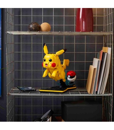 Pikachu Y Poke Ball Ref: 72152
